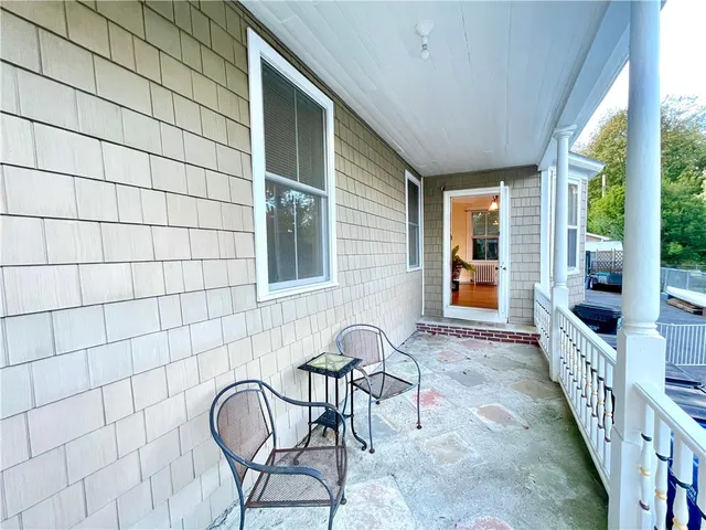 $2,450 | 14 Dresser Street, Unit 2, Newport, RI 02840