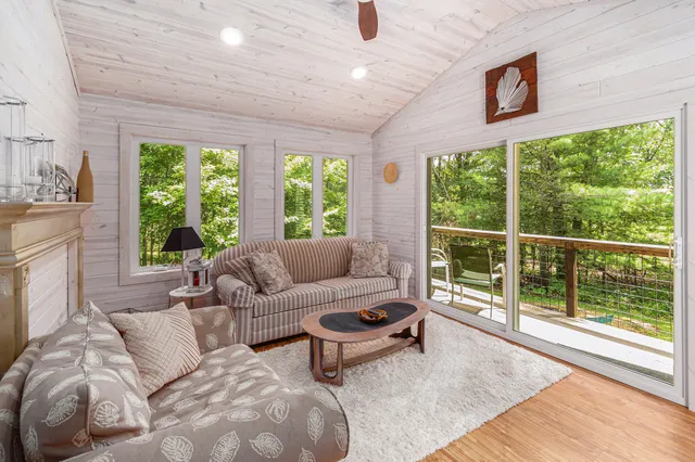 $599,000 | 9500 Annie Lane, Grant, MI 49327