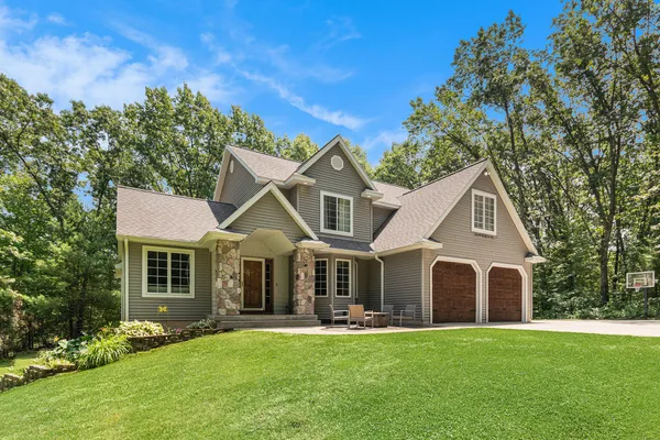 $599,000 | 9500 Annie Lane, Grant, MI 49327