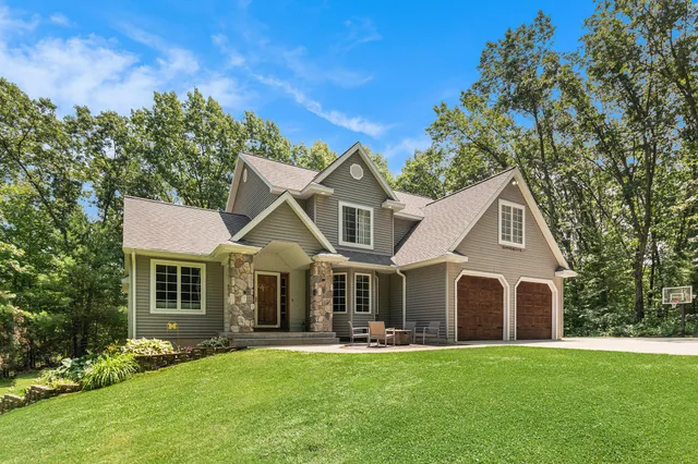 $599,000 | 9500 Annie Lane, Grant, MI 49327