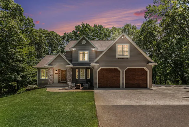 $599,000 | 9500 Annie Lane, Grant, MI 49327