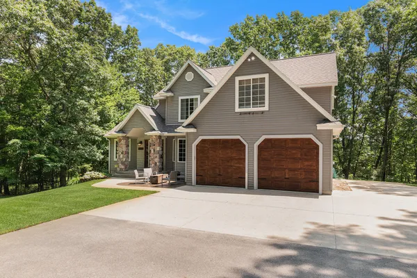 $599,000 | 9500 Annie Lane, Grant, MI 49327