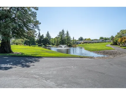 $179,900 | 10840 Southwest Meadowbrook Drive, Unit 57, Portland, OR 97224