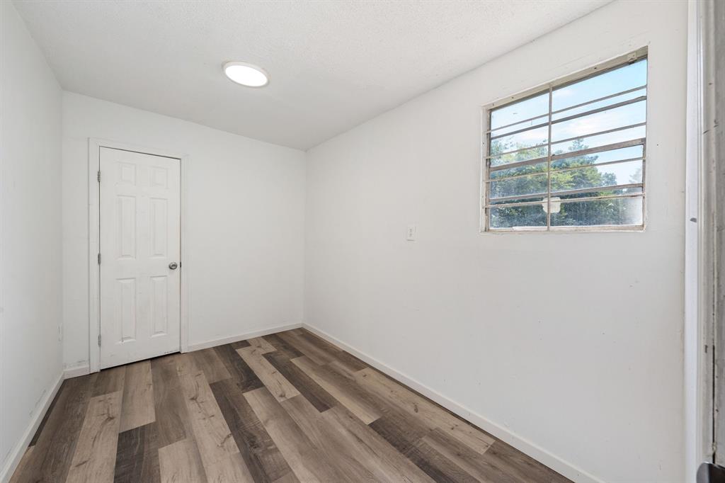 1623 Fresno Street Dallas, TX 75217 - Photo 26 of 36 Bedroom 4
