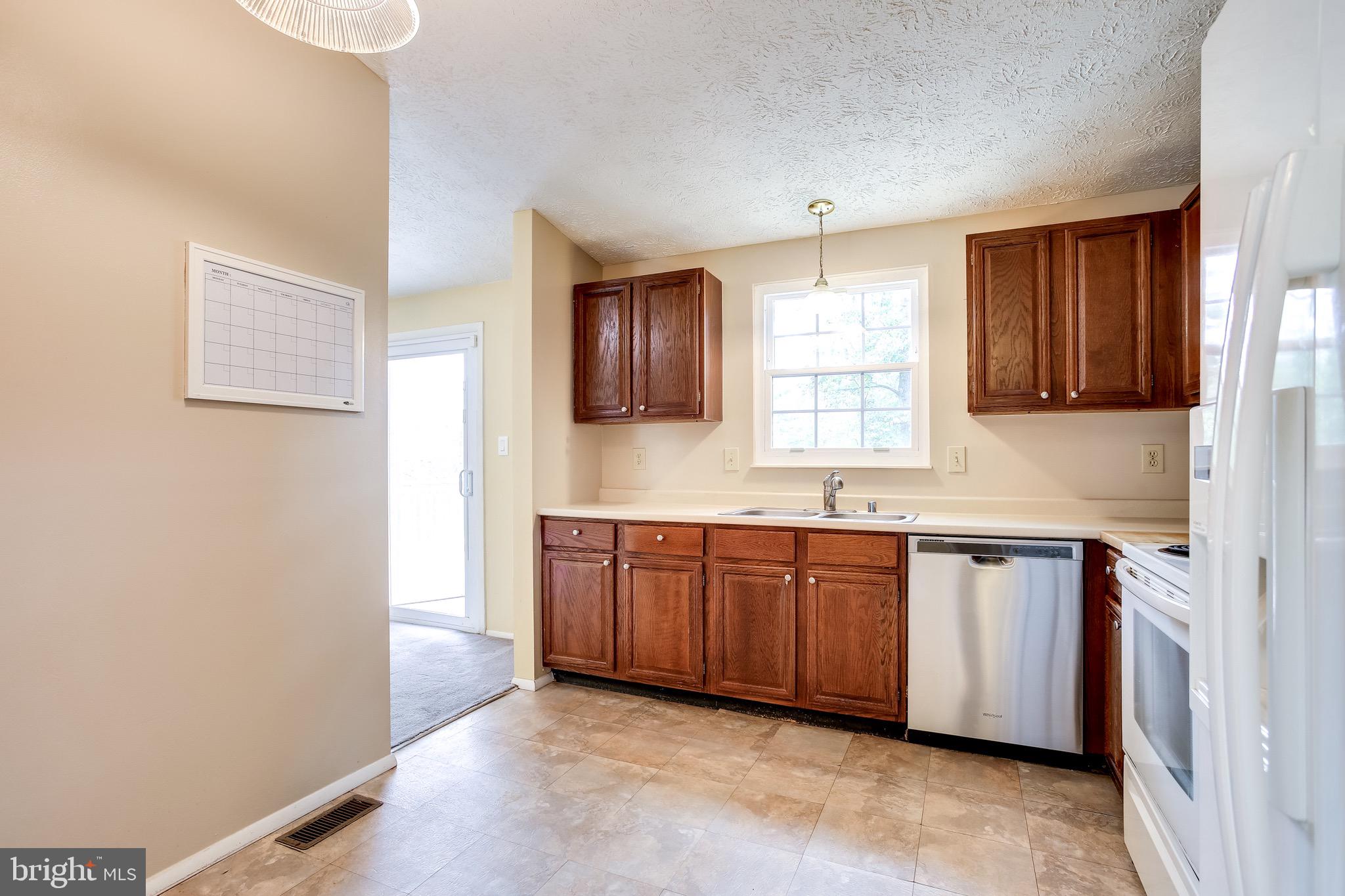 7719 Baggins Road Hanover, MD 21076 - Photo 7 of 30 Kitchen