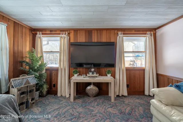 $275,000 | 3908 Navaho Lane, Lake Ariel, PA 18436