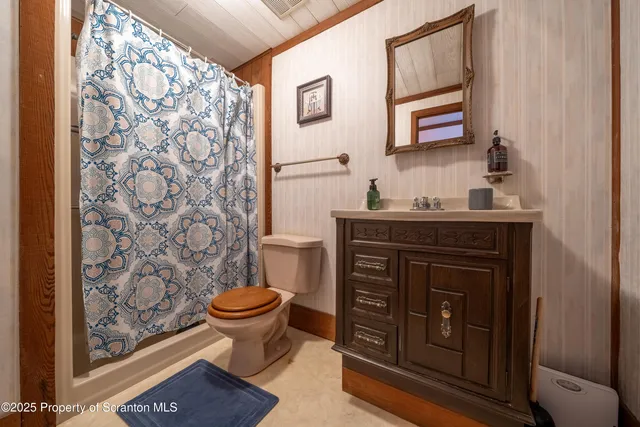 $275,000 | 3908 Navaho Lane, Lake Ariel, PA 18436