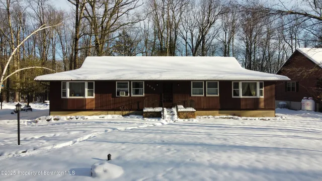 $275,000 | 3908 Navaho Lane, Lake Ariel, PA 18436