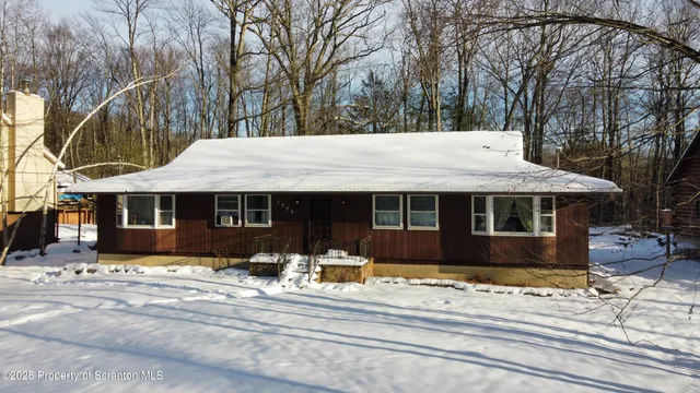 $275,000 | 3908 Navaho Lane, Lake Ariel, PA 18436