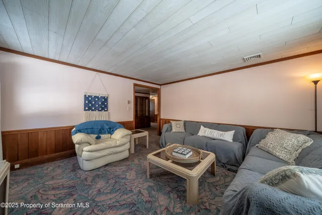 $275,000 | 3908 Navaho Lane, Lake Ariel, PA 18436