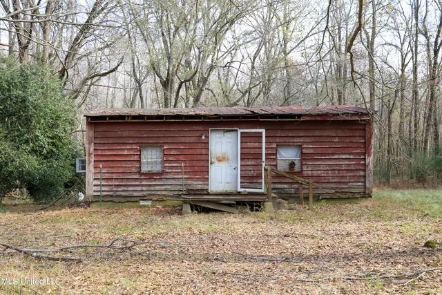 $146,000 | 452 Bell Road, Coldwater, MS 38618