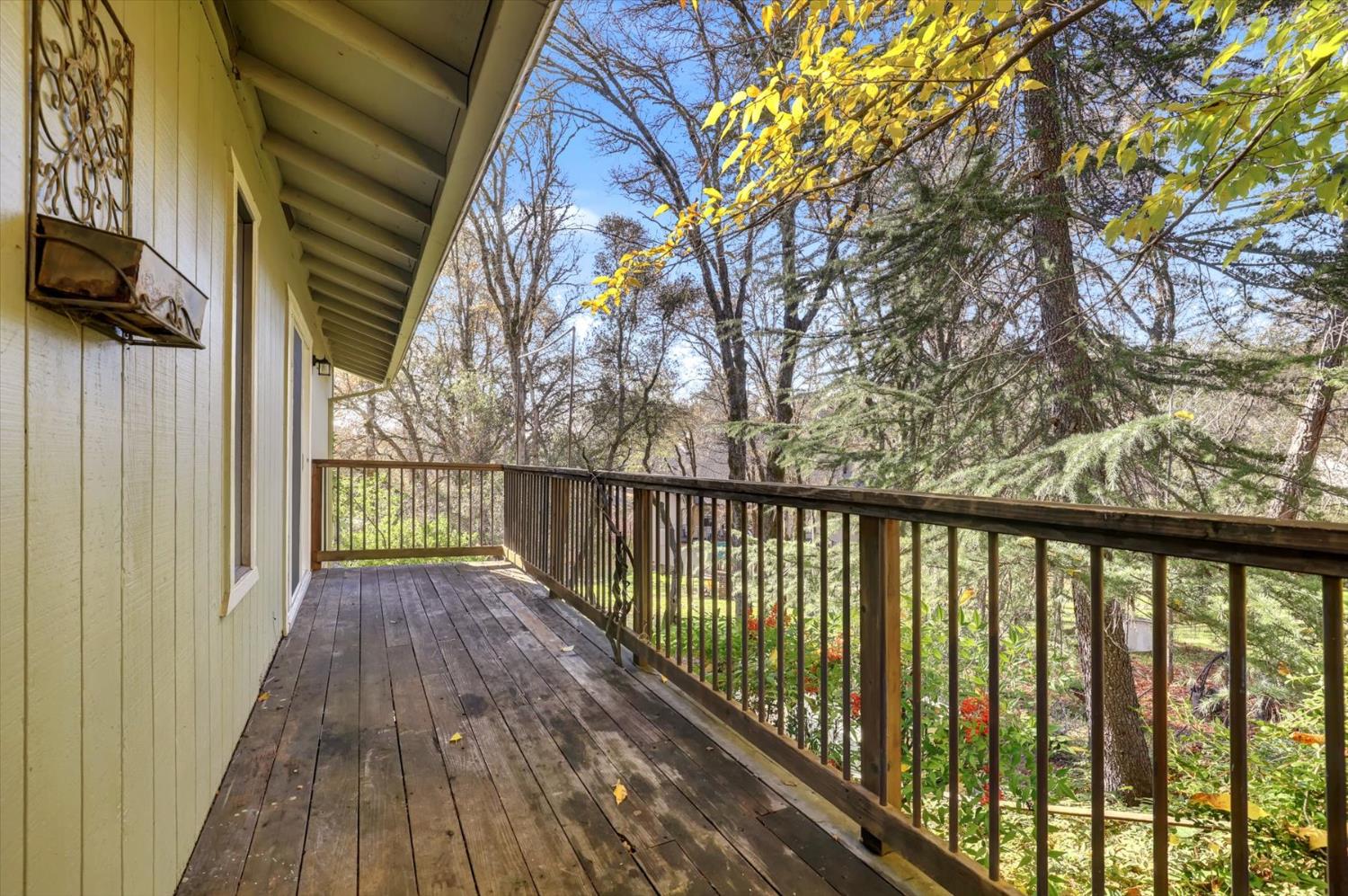 23126 Foothill Road Auburn, CA 95602 - Photo 51 of 63 a view of balcony with wooden floor