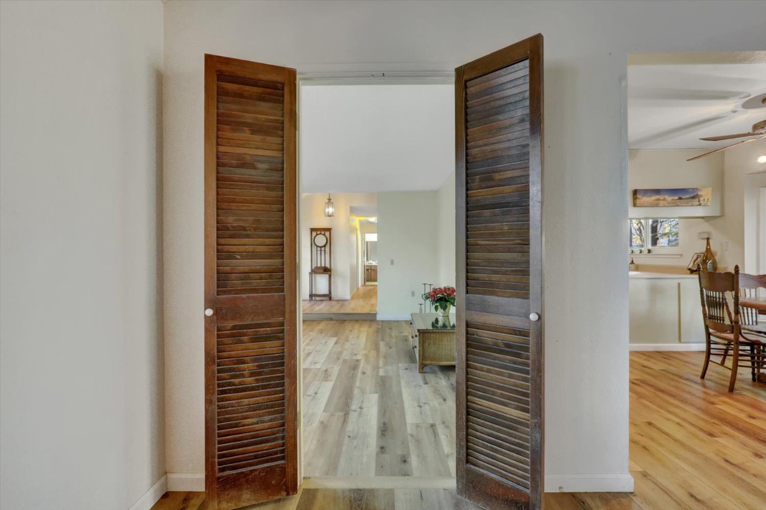 23126 Foothill Road Auburn, CA 95602 - Photo 8 of 63 a view of livingroom with furniture and workspace