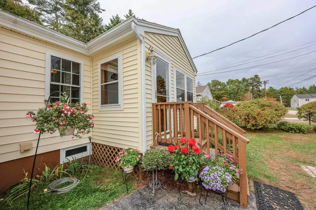 $382,000 | 6 Lawrence St Extension, Concord, NH 03301