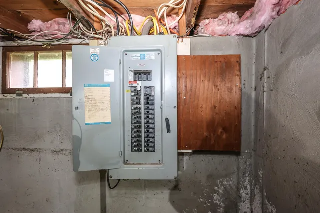 $382,000 | 6 Lawrence St Extension, Concord, NH 03301