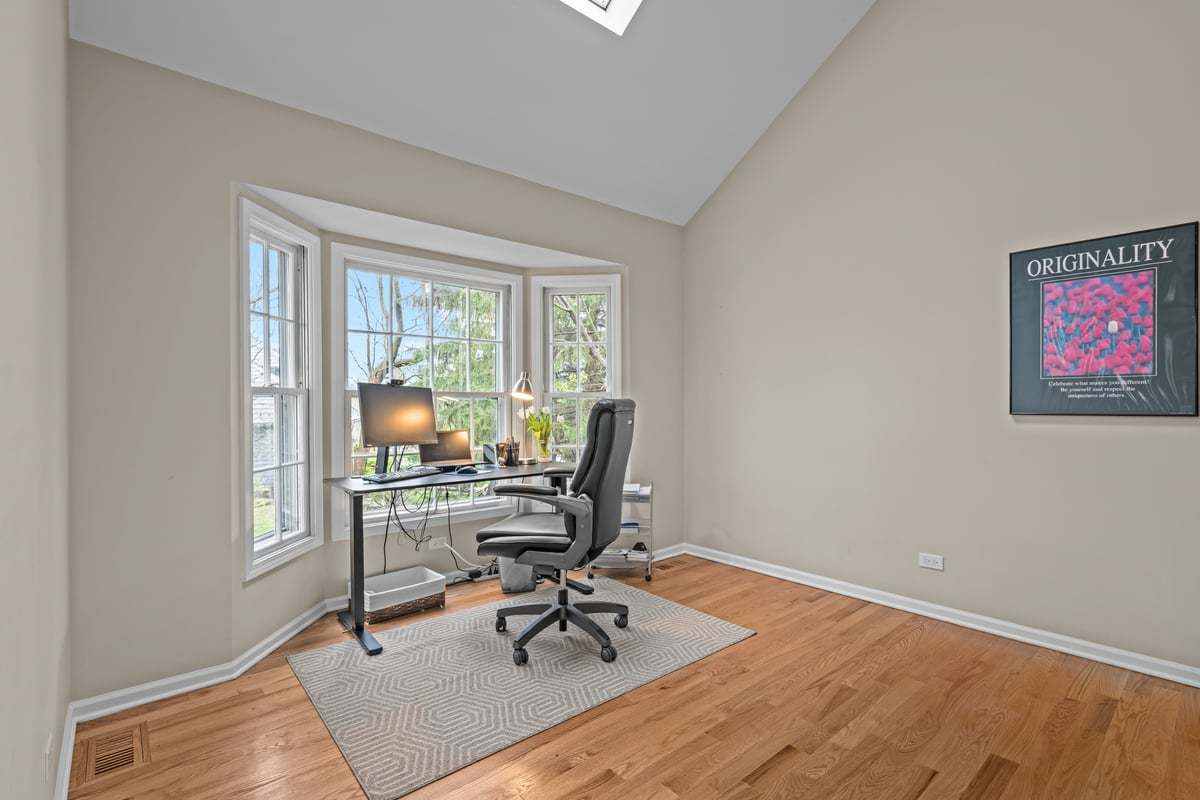 1002 Shimer Court Naperville, IL 60565 - Photo 16 of 35