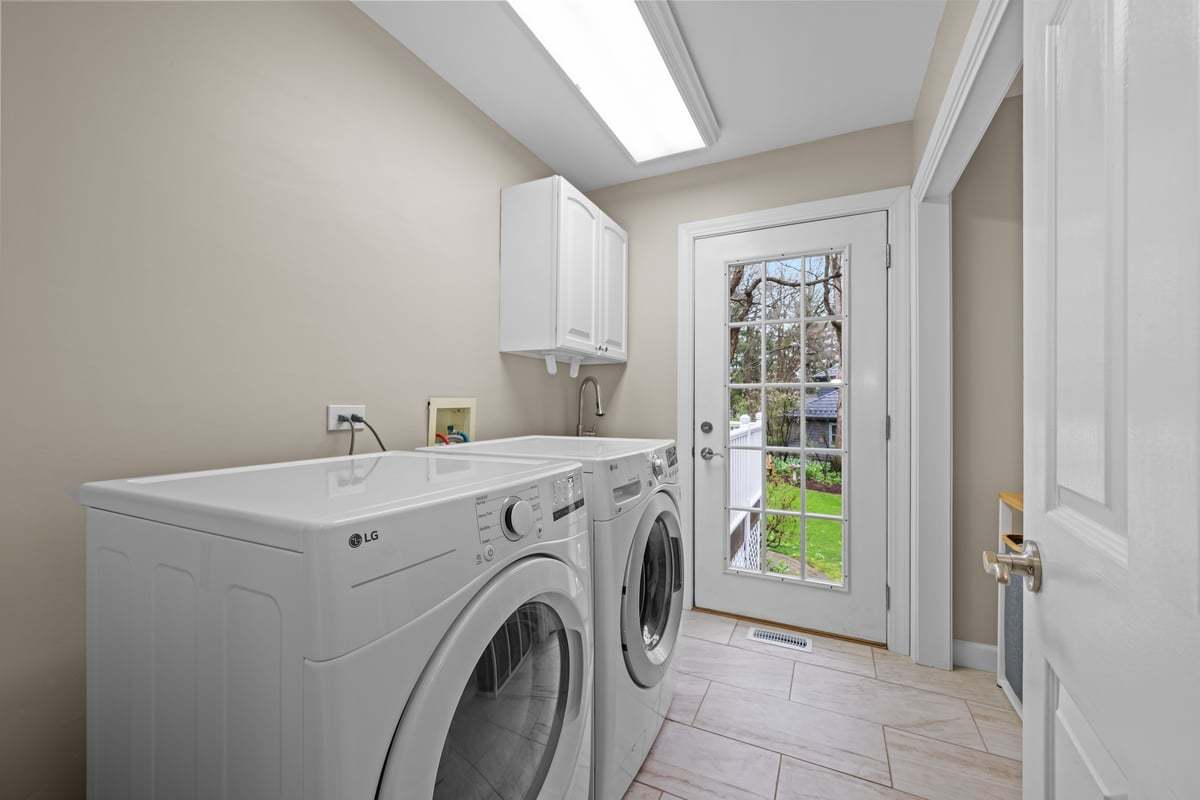 1002 Shimer Court Naperville, IL 60565 - Photo 17 of 35