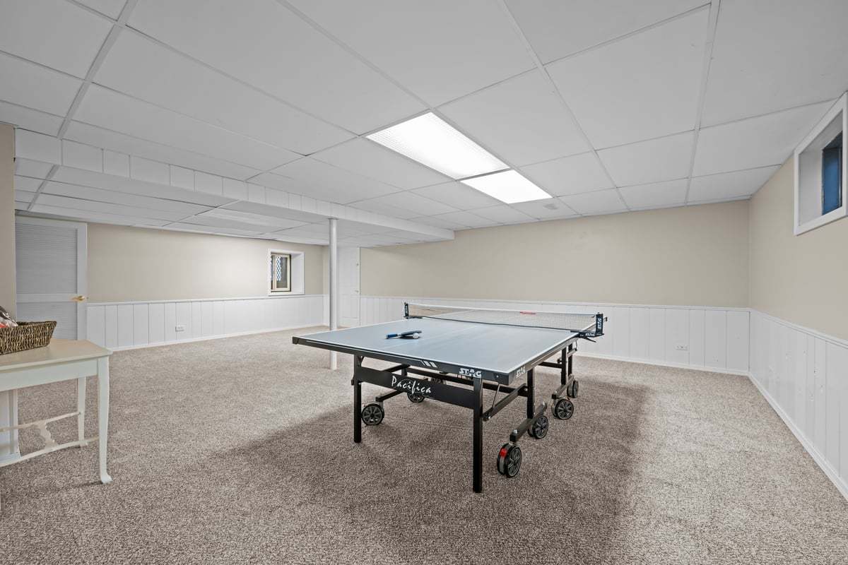 1002 Shimer Court Naperville, IL 60565 - Photo 29 of 35