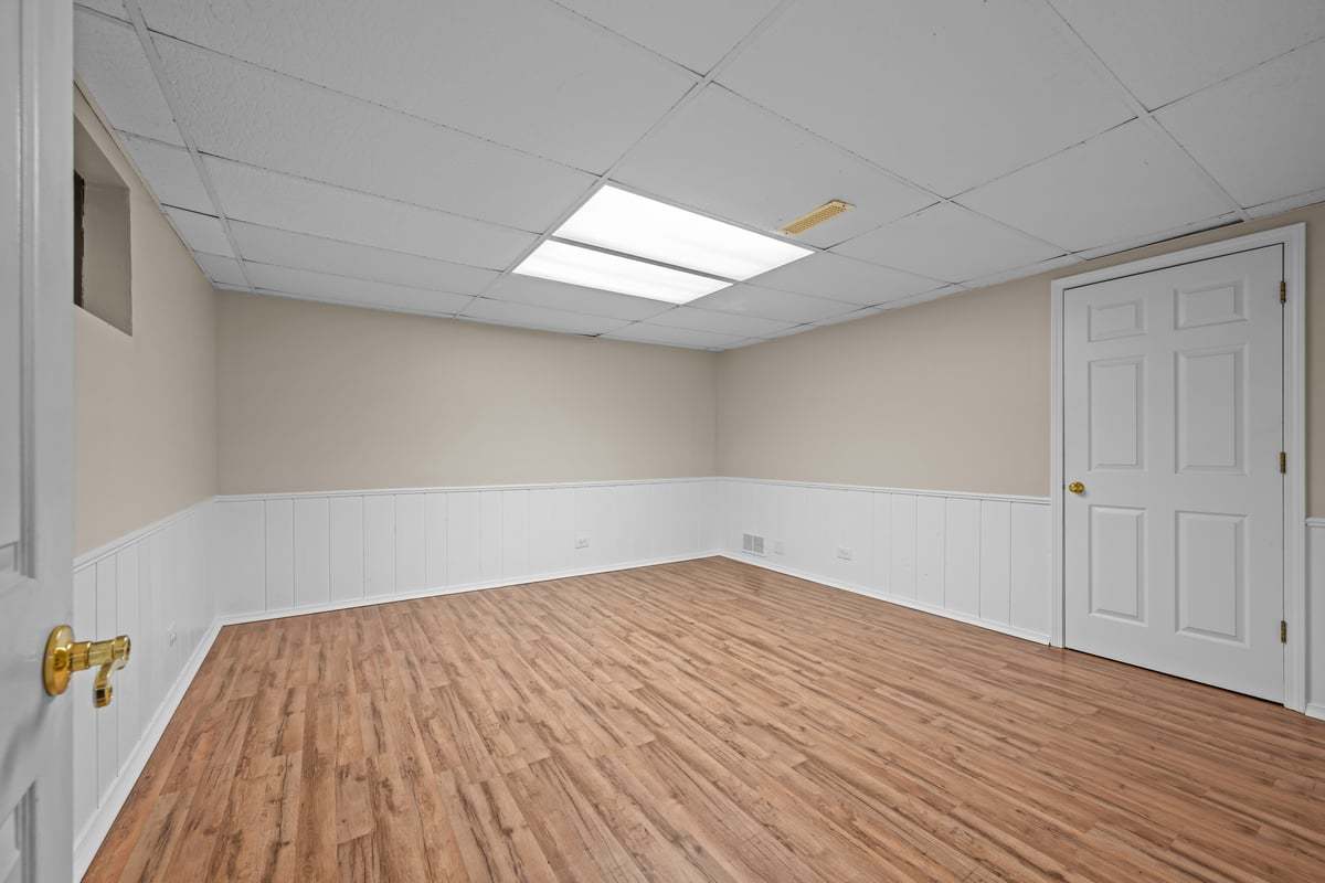 1002 Shimer Court Naperville, IL 60565 - Photo 30 of 35