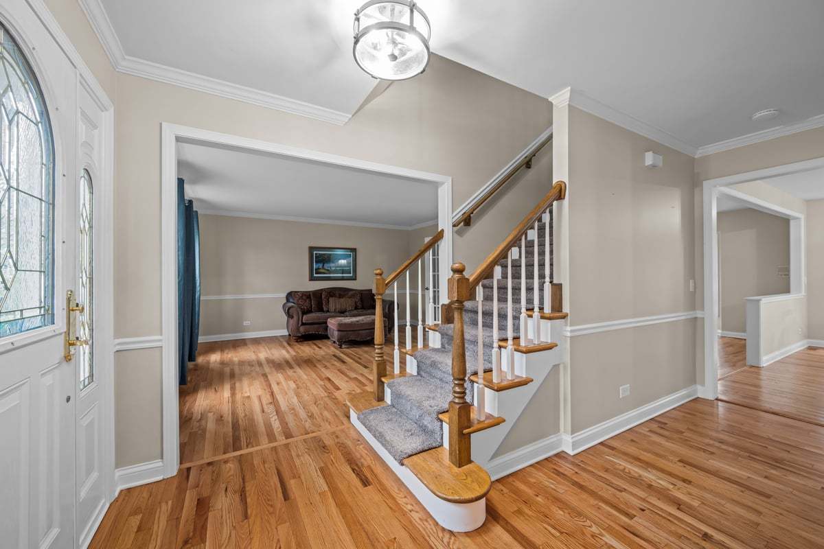 1002 Shimer Court Naperville, IL 60565 - Photo 6 of 35