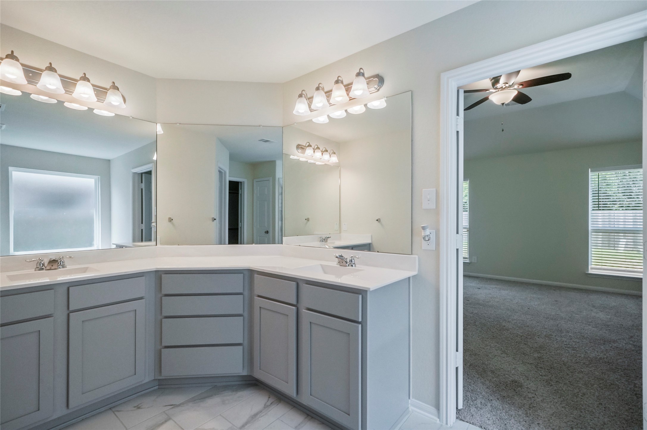3227 Fairhaven Lane Rosenberg, TX 77471 - Photo 22 of 30 primary bathroom