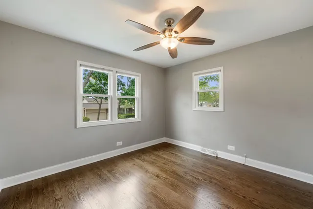 $550,000 | 666 Barberry Road, Highland Park, IL 60035