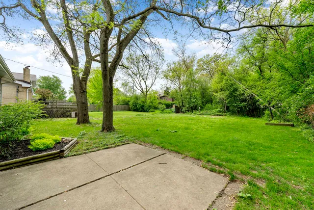 $550,000 | 666 Barberry Road, Highland Park, IL 60035