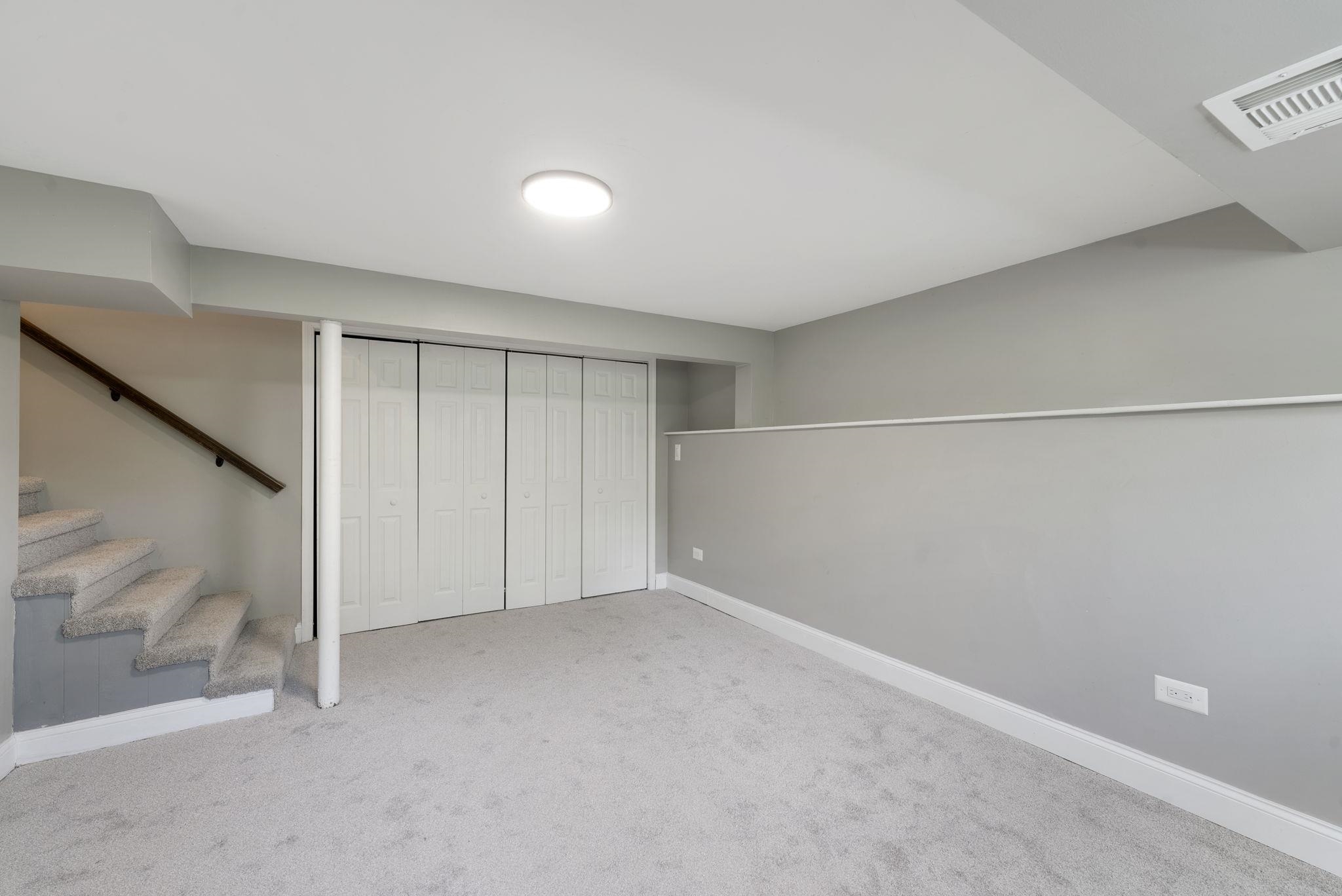 666 Barberry Road Highland Park, IL 60035 - Photo 3 of 35