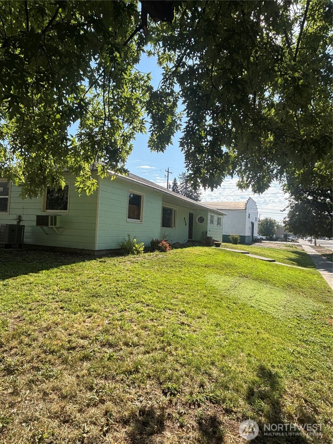 214 North 2nd Street Dayton, WA 99328 - Photo 4 of 32