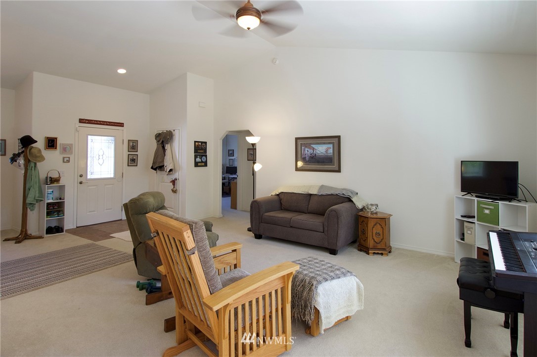 160 Choice Loop Sequim, WA 98382 - Photo 4 of 39