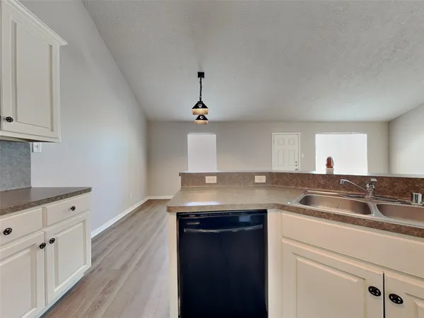 $1,745 | 16372 River Fall Court, Conroe, TX 77302