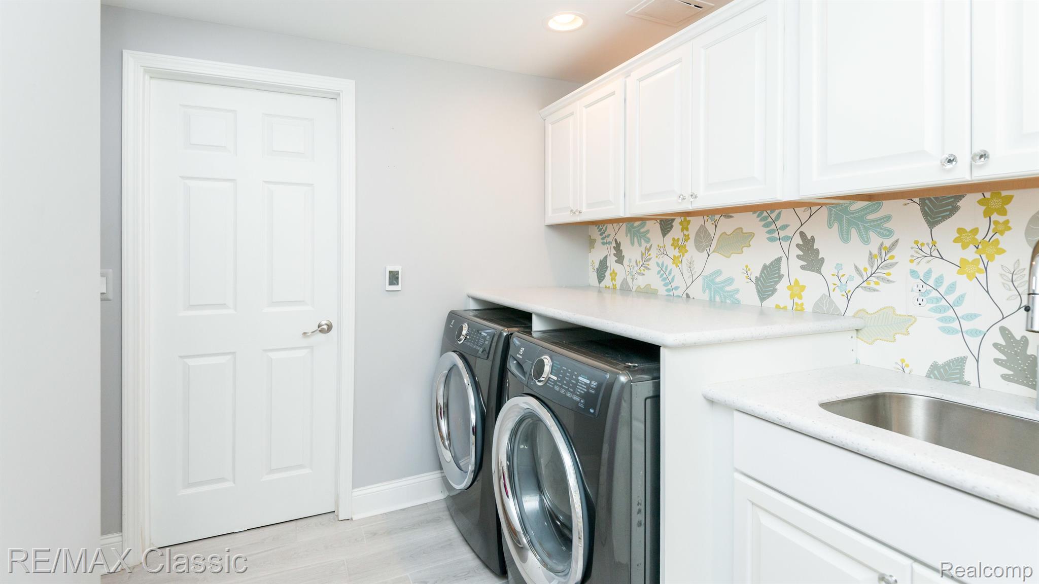 22068 Edgewater, Unit 140 Novi, MI 48375 - Photo 49 of 72 Laundry