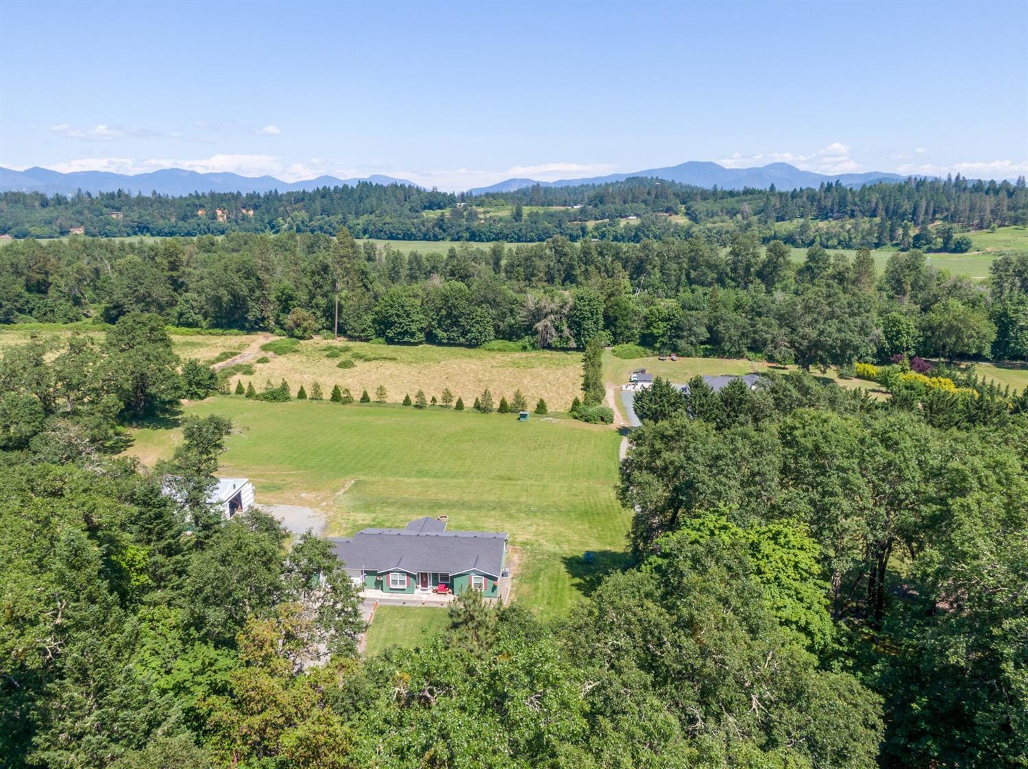 845 Riverbanks Road Grants Pass, OR 97527 - Photo 26 of 28 Aerial!
