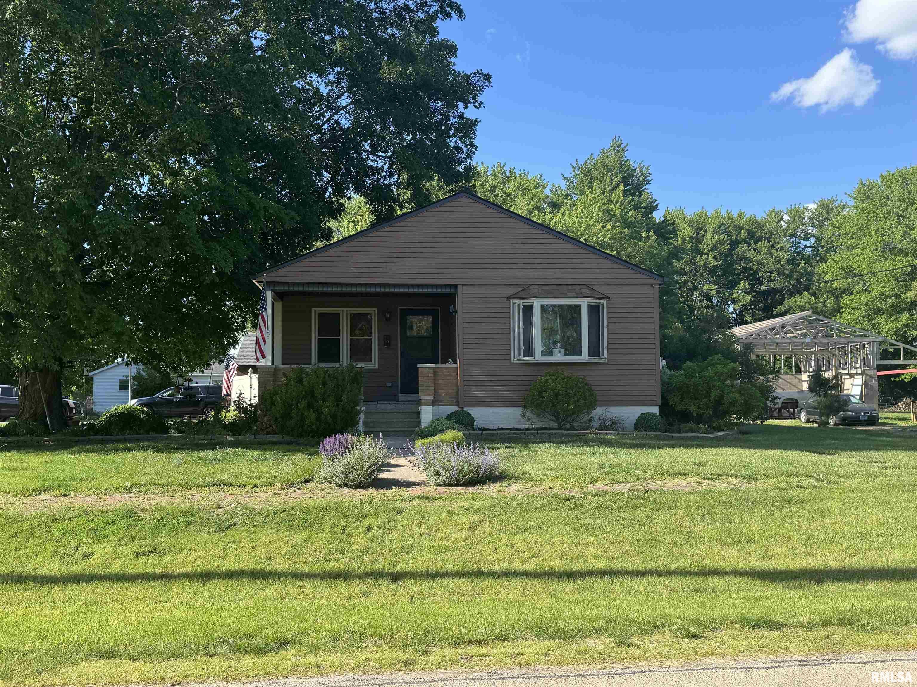 583 West Fort Street Farmington, IL 61531 - Photo 2 of 19