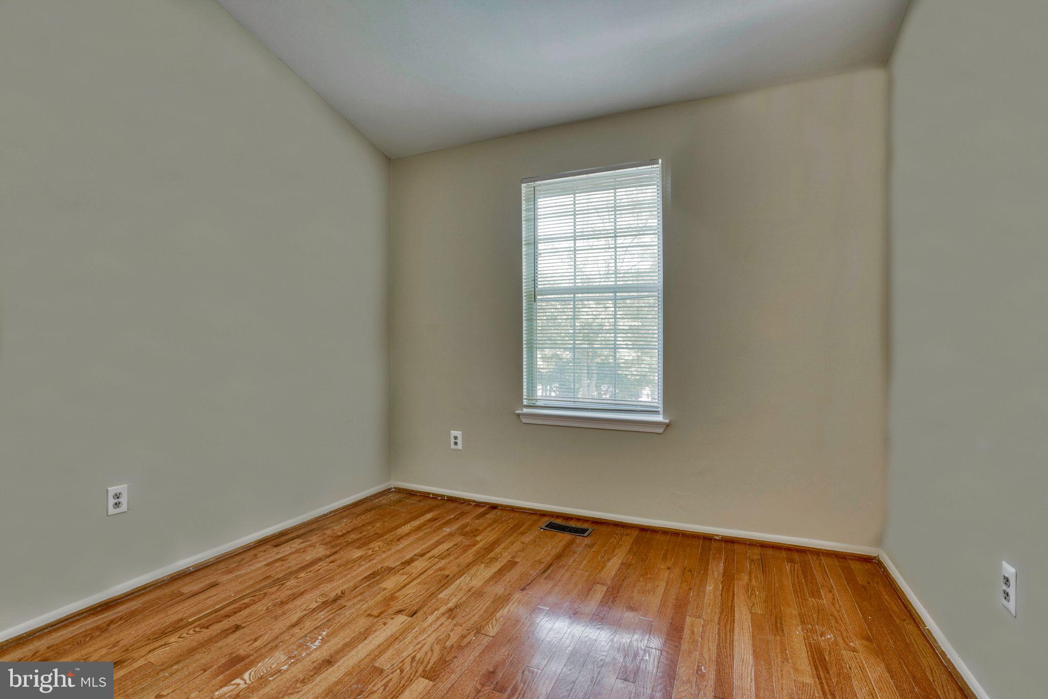 14 Macconnachy Square Baltimore, MD 21207 - Photo 16 of 40