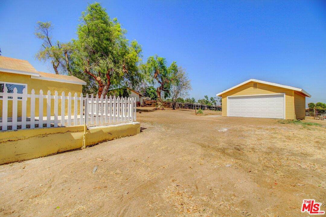 6085 Chadbourne Avenue Riverside, CA 92505 - Photo 2 of 13