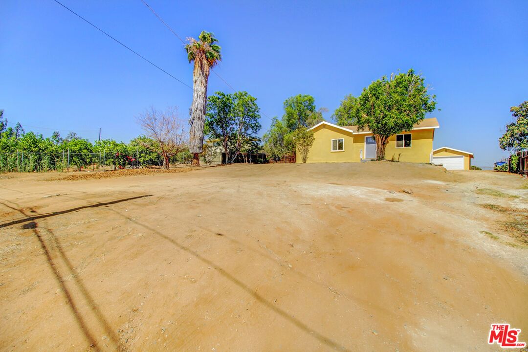 6085 Chadbourne Avenue Riverside, CA 92505 - Photo 3 of 13