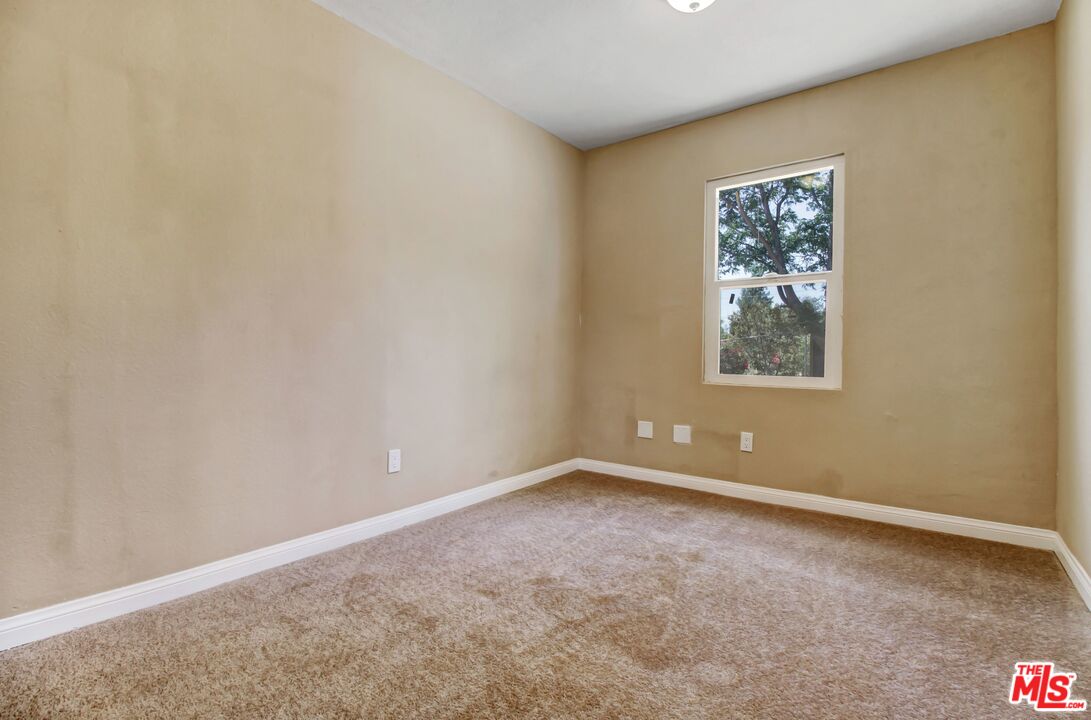 6085 Chadbourne Avenue Riverside, CA 92505 - Photo 10 of 13