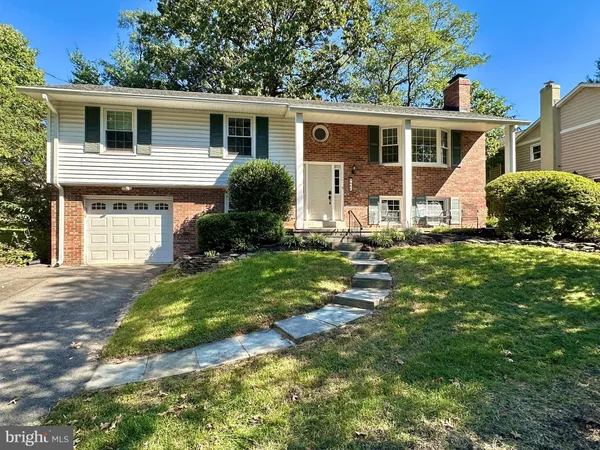 $3,700 | 5635 Glenwood Drive, Alexandria, VA 22310