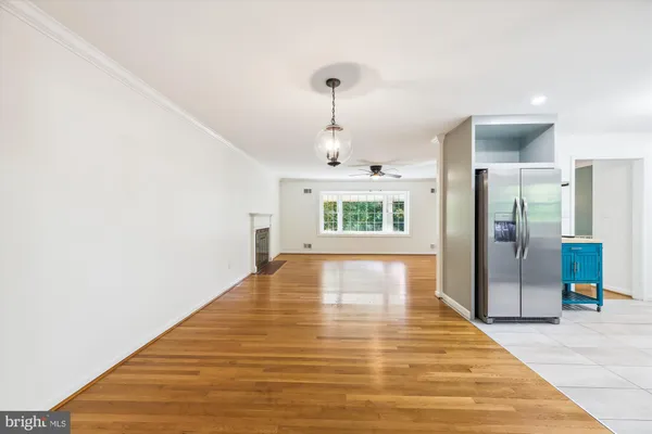 $3,700 | 5635 Glenwood Drive, Alexandria, VA 22310