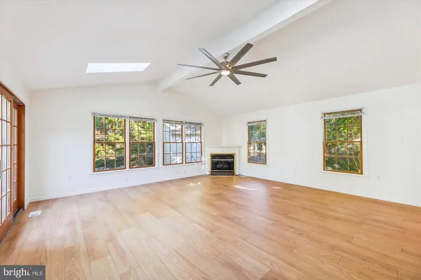 $3,700 | 5635 Glenwood Drive, Alexandria, VA 22310
