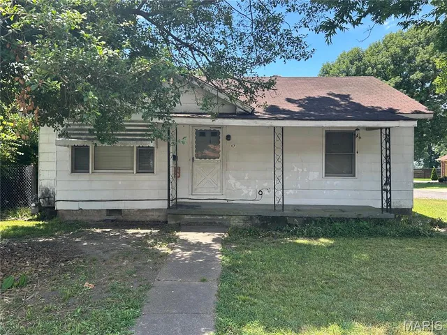 $52,000 | 317 West Main Street, Steele, MO 63877