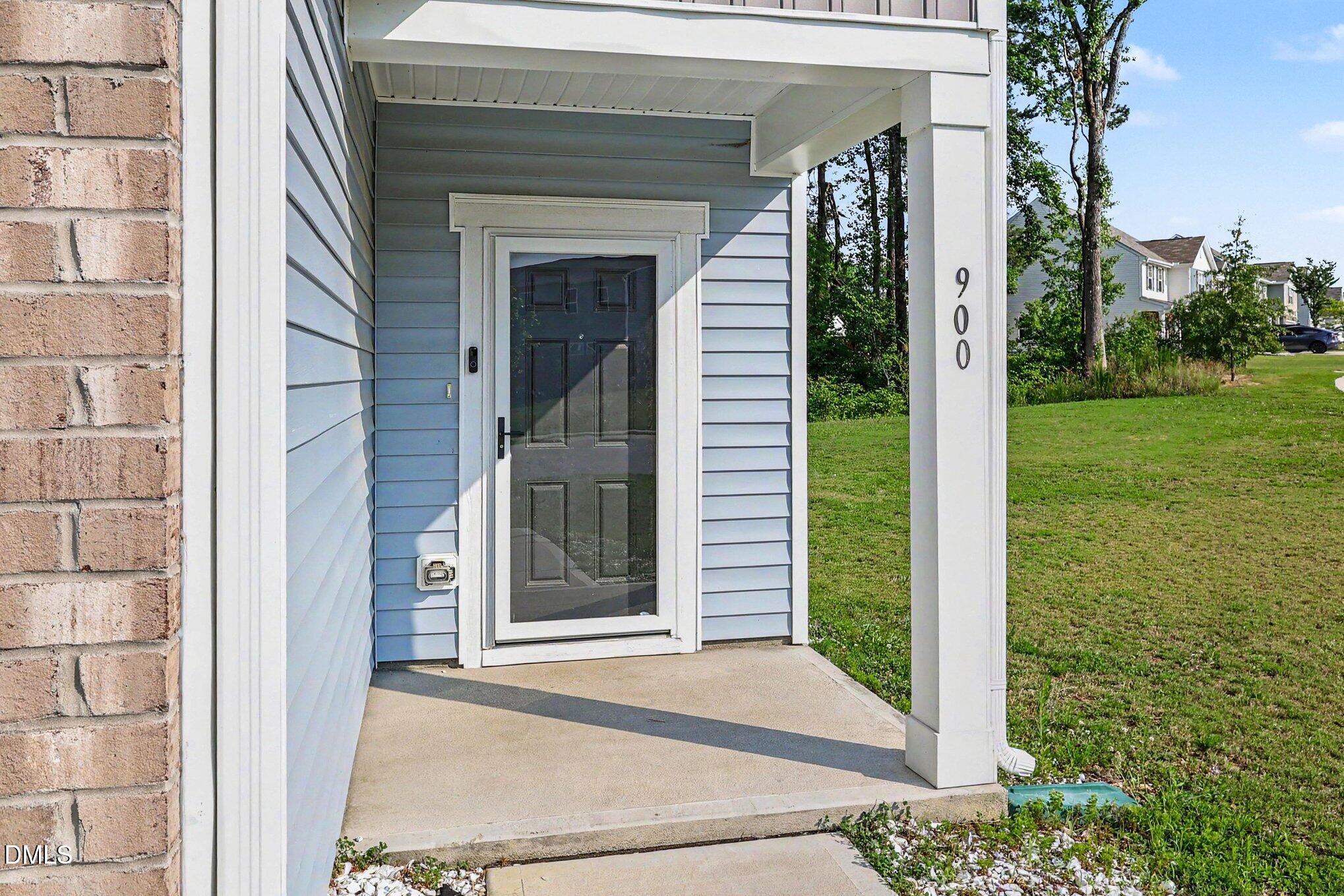 900 Berkeley Glen Road Zebulon, NC 27597 - Photo 4 of 26 004_file_6502