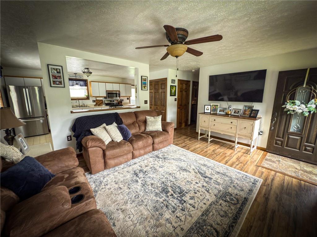 535 Bonniebrook Road Butler, PA 16002 - Photo 3 of 36 Gallery Image 3