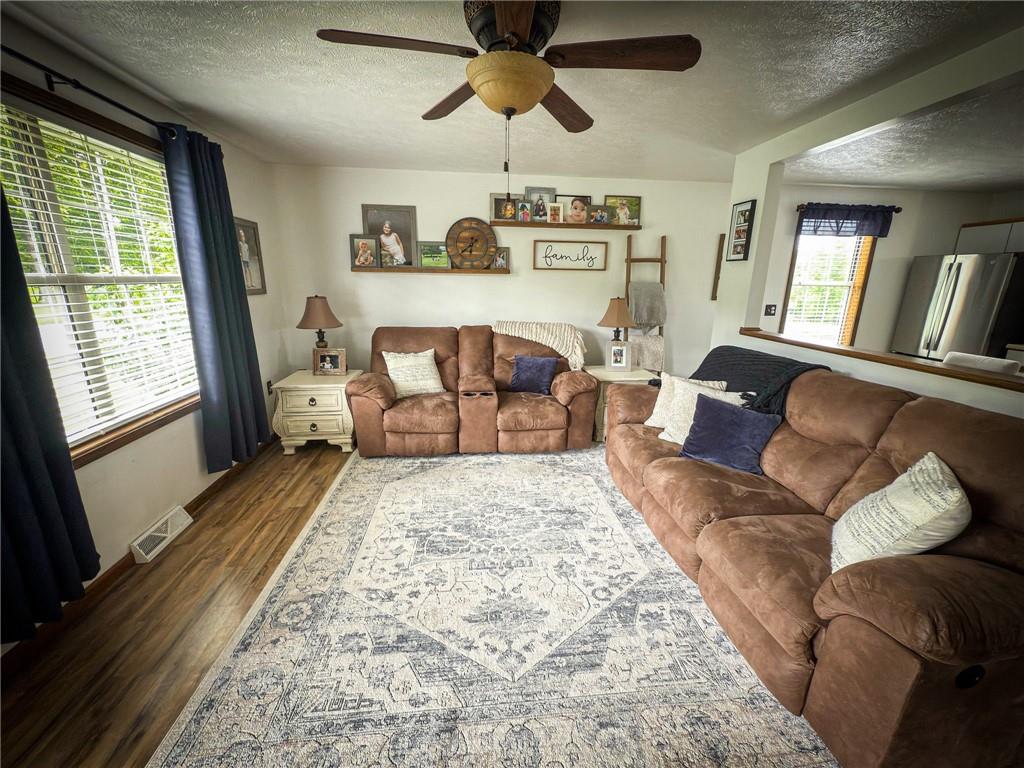 535 Bonniebrook Road Butler, PA 16002 - Photo 4 of 36 Gallery Image 4