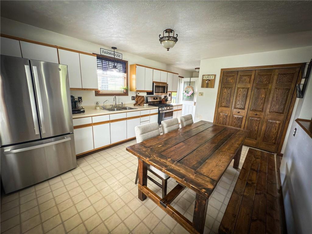 535 Bonniebrook Road Butler, PA 16002 - Photo 6 of 36 Gallery Image 6