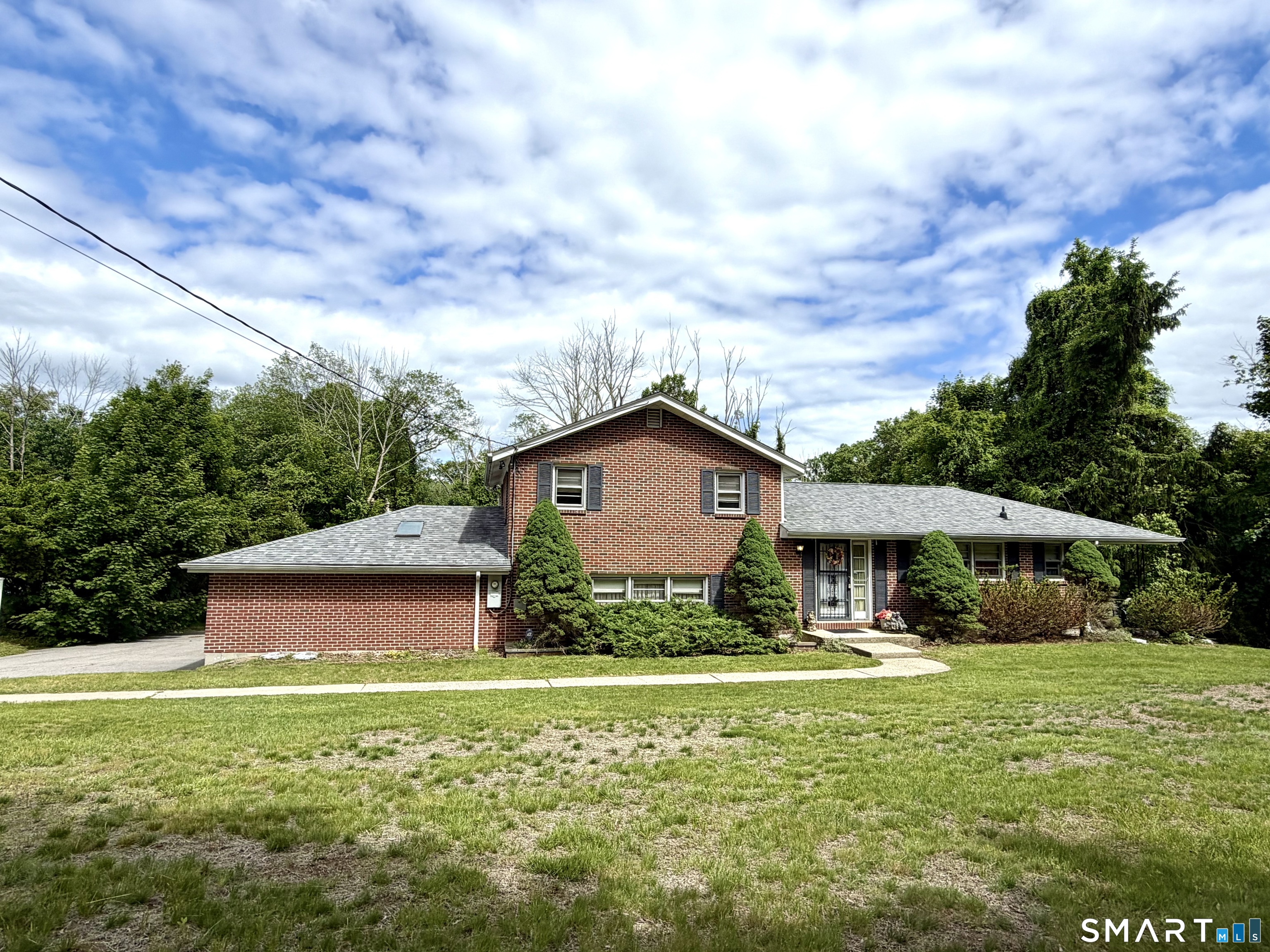 401 Round Hill Road Salem, CT 06420 - Photo 2 of 32