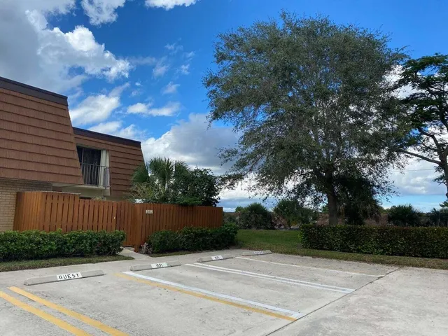 $2,500 | 2811 28th Court, Jupiter, FL 33477