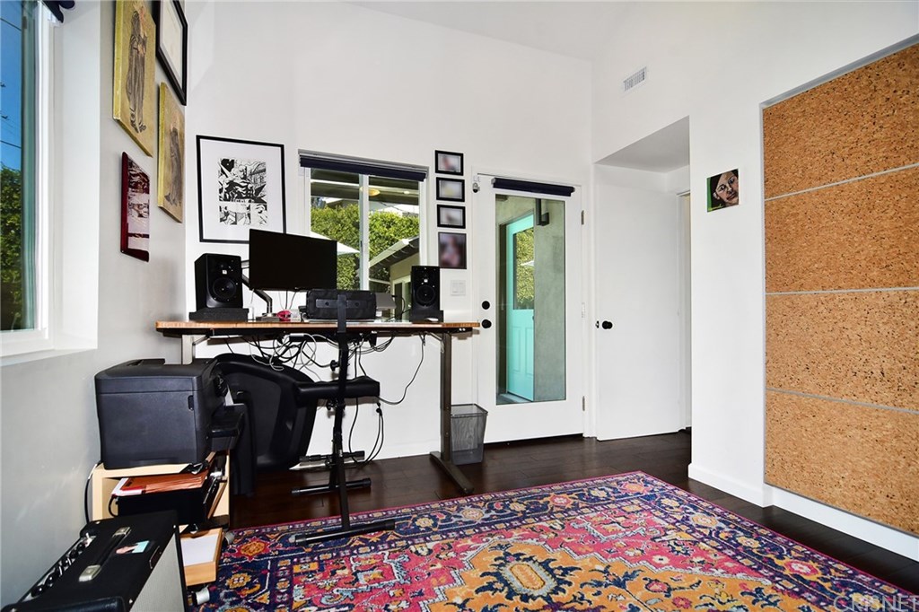 5481 Katherine Avenue Sherman Oaks, CA 91401 - Photo 17 of 34