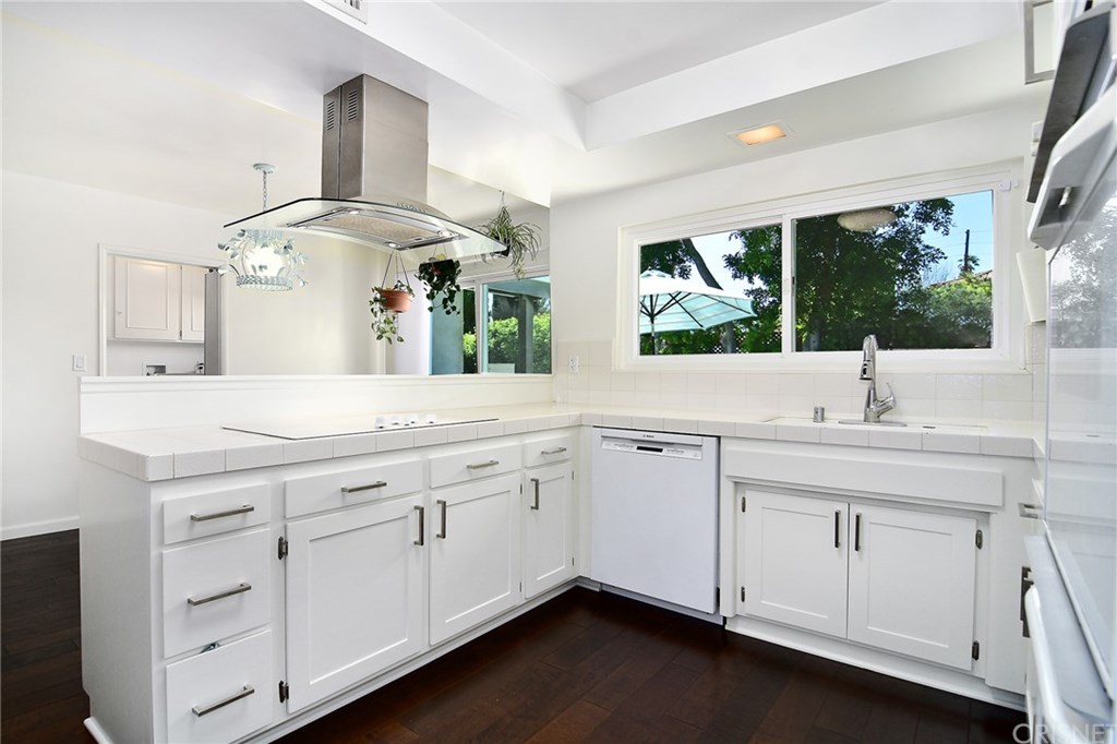 5481 Katherine Avenue Sherman Oaks, CA 91401 - Photo 10 of 34